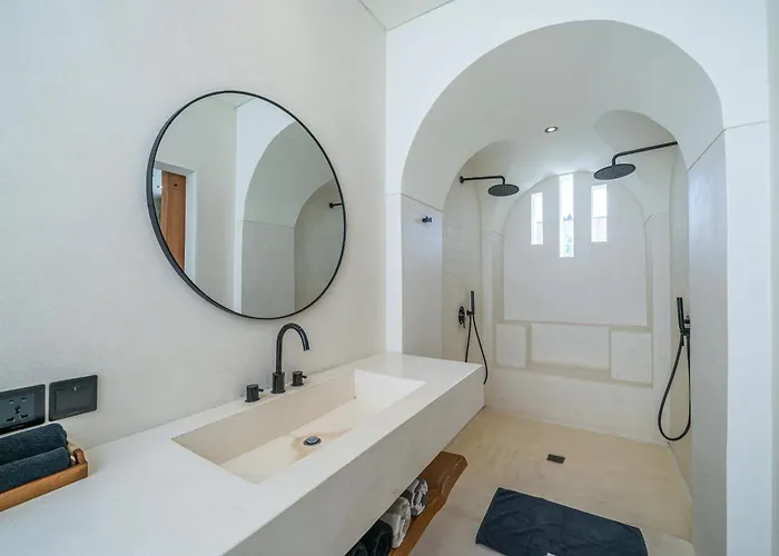 Ania - 2br Private Pool Tropical Pererenan Villa Canggu